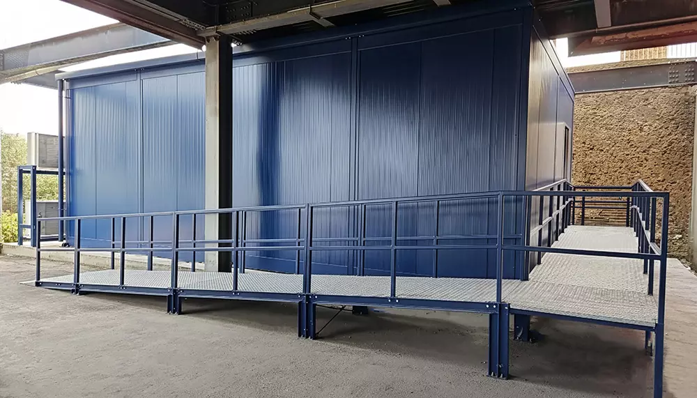 Esterno datacenter con vista rampa colore custom